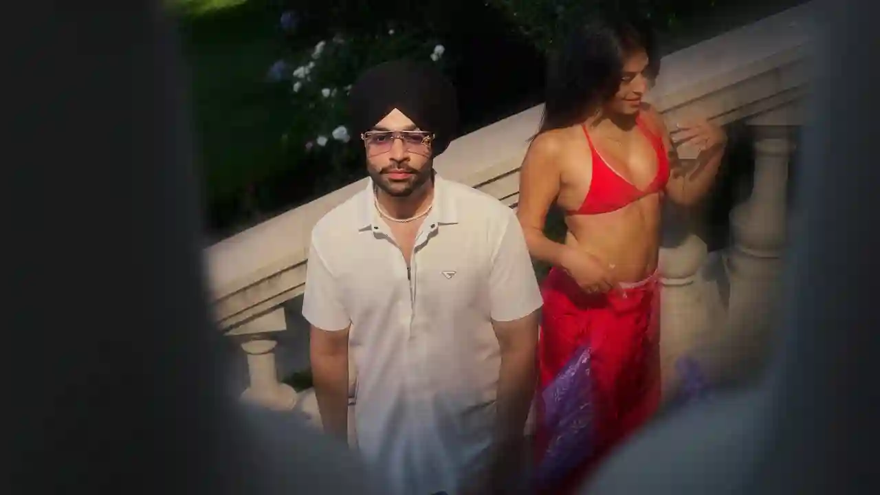 One In A Million Lyrics in Hindi- Jordan Sandhu